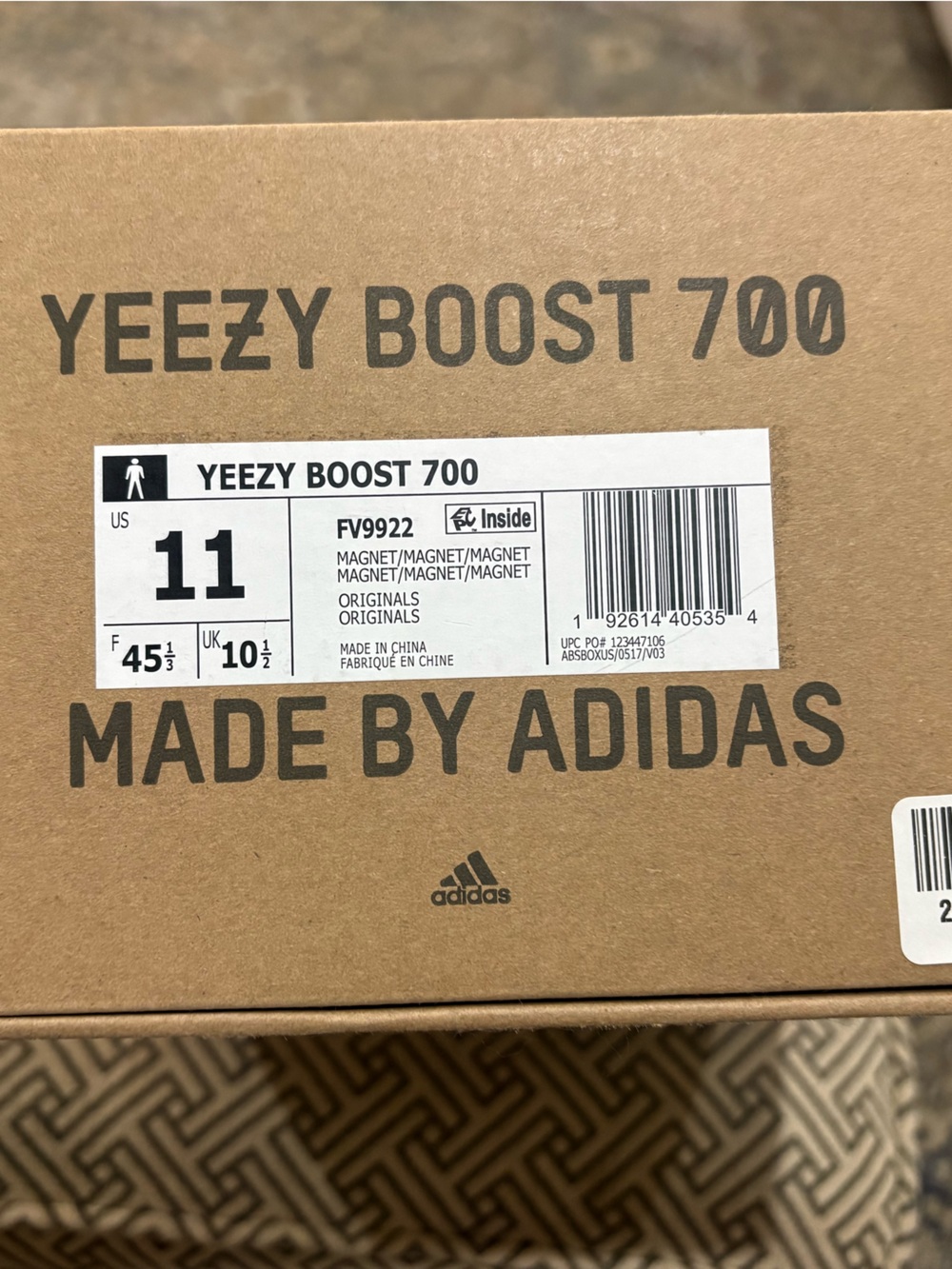 Mens Adidas Yeezy Magnets Size 11 - Picture 10 of 11